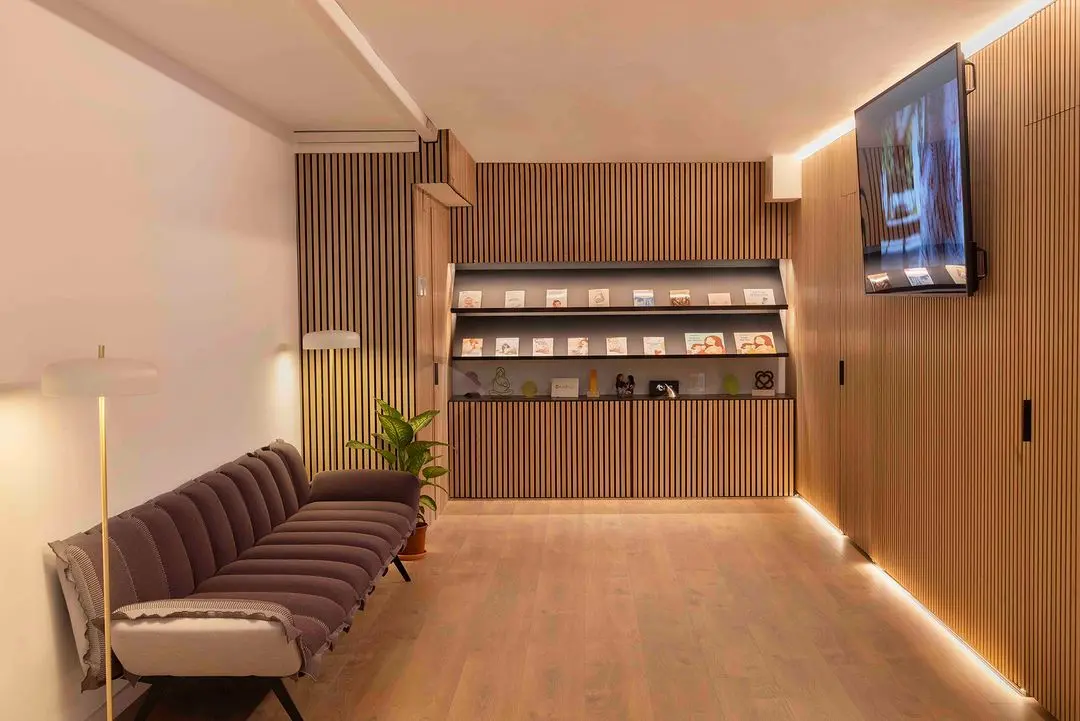 Hogar con paneles acústicos